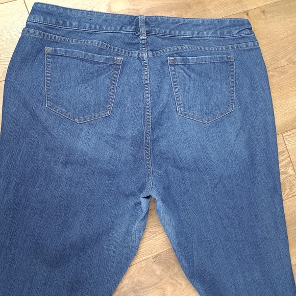 Torrid Medium Wash Skinny Jeans - Picture 4 of 6